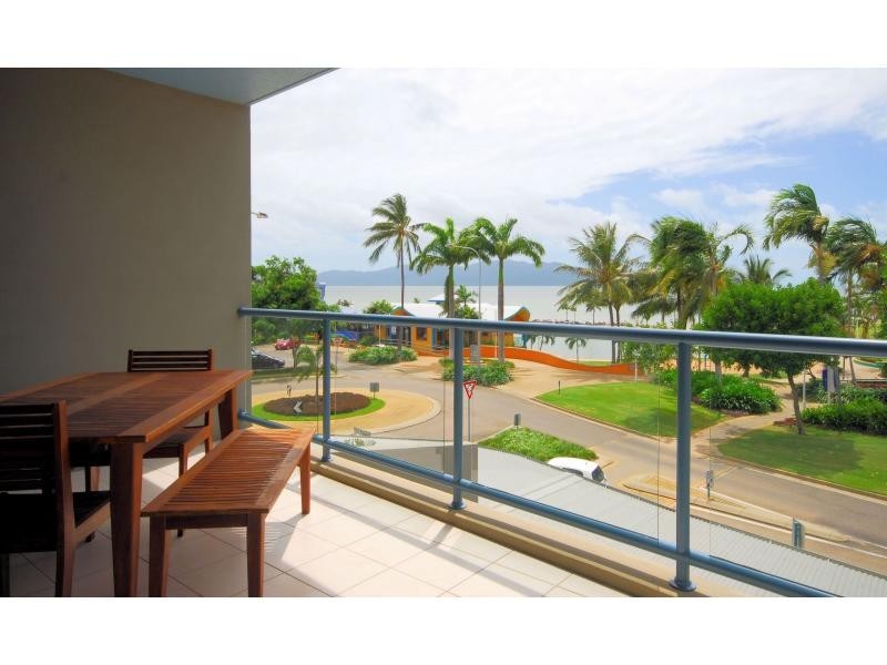 4/120 The Strand, North Ward QLD 4810