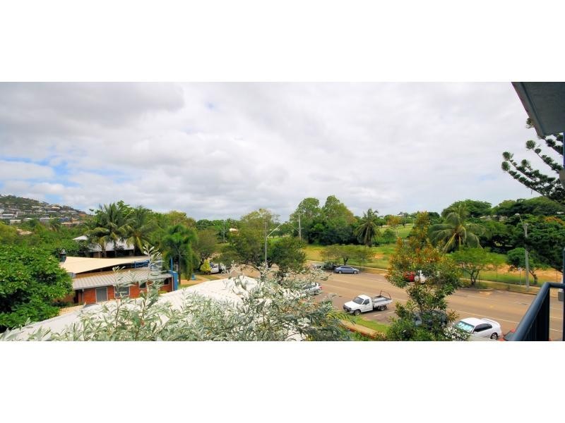 4/120 The Strand, North Ward QLD 4810