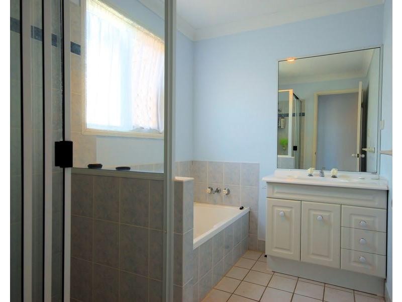 77 Phoenix Parade, Kirwan QLD 4817