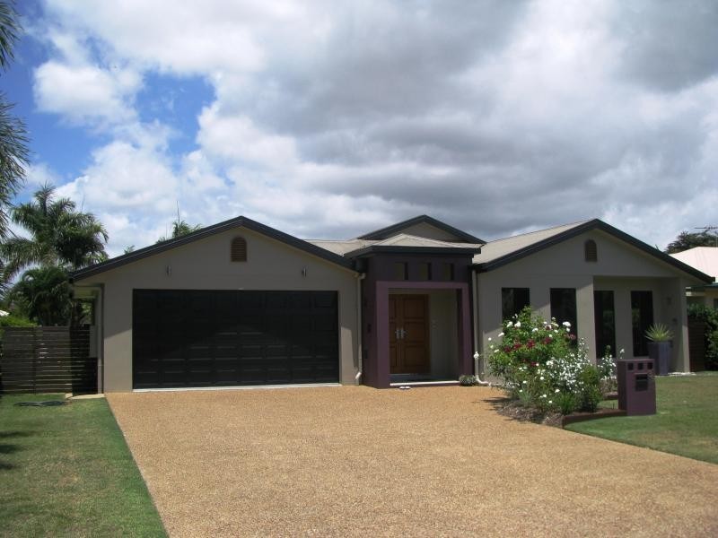 39 Waterview Drive, Bushland Beach QLD 4818