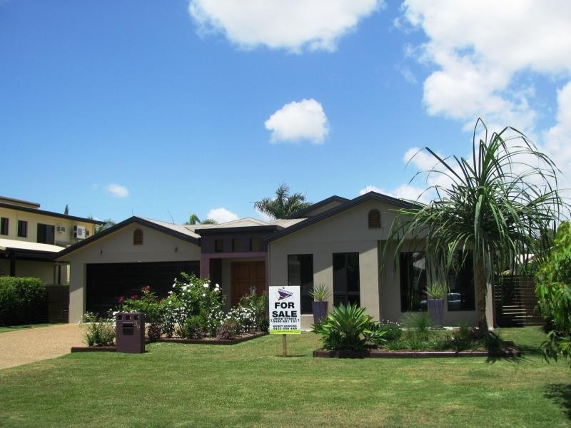 39 Waterview Drive, Bushland Beach QLD 4818