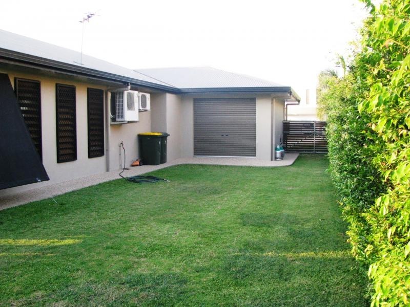 39 Waterview Drive, Bushland Beach QLD 4818