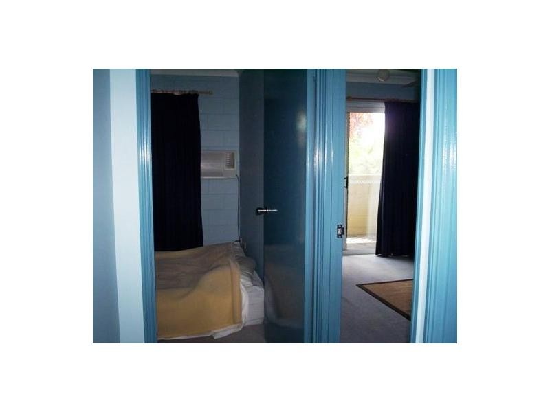 6/7-13 McIlwraith Street, South Townsville QLD 4810