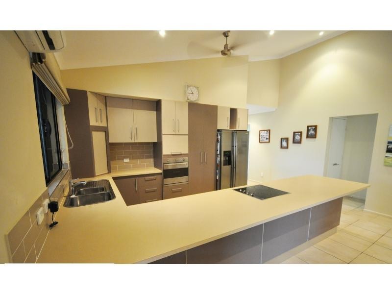 19 Daintree Drive, Bushland Beach QLD 4818