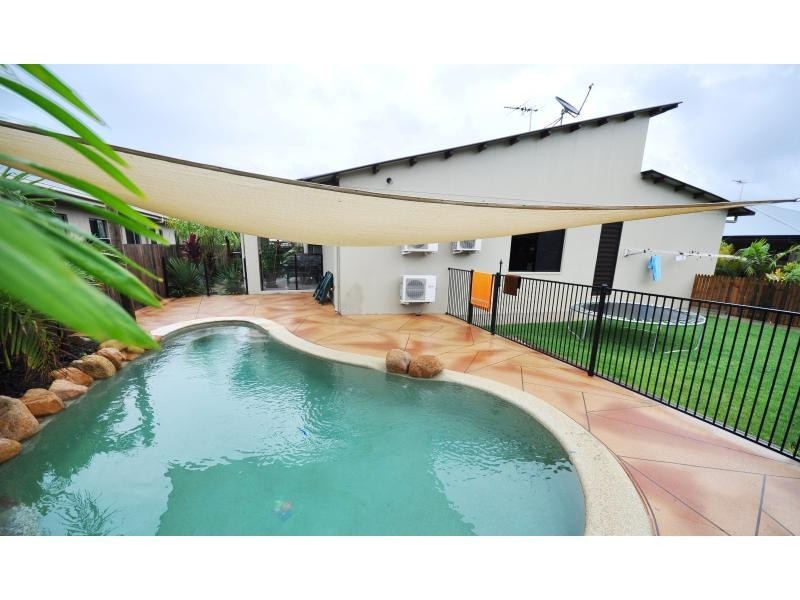 19 Daintree Drive, Bushland Beach QLD 4818