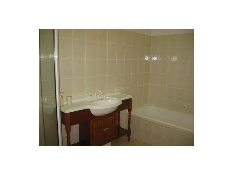 48 Albany Street, Hyde Park QLD 4812