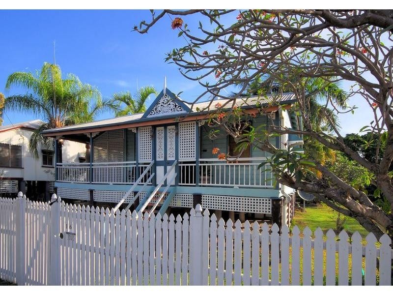 16 Clarendon Street, Hyde Park QLD 4812