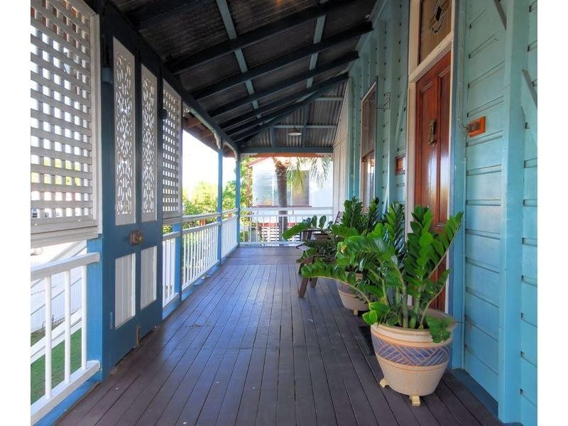 16 Clarendon Street, Hyde Park QLD 4812