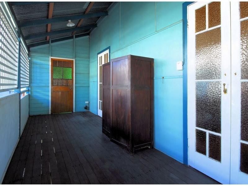 16 Clarendon Street, Hyde Park QLD 4812