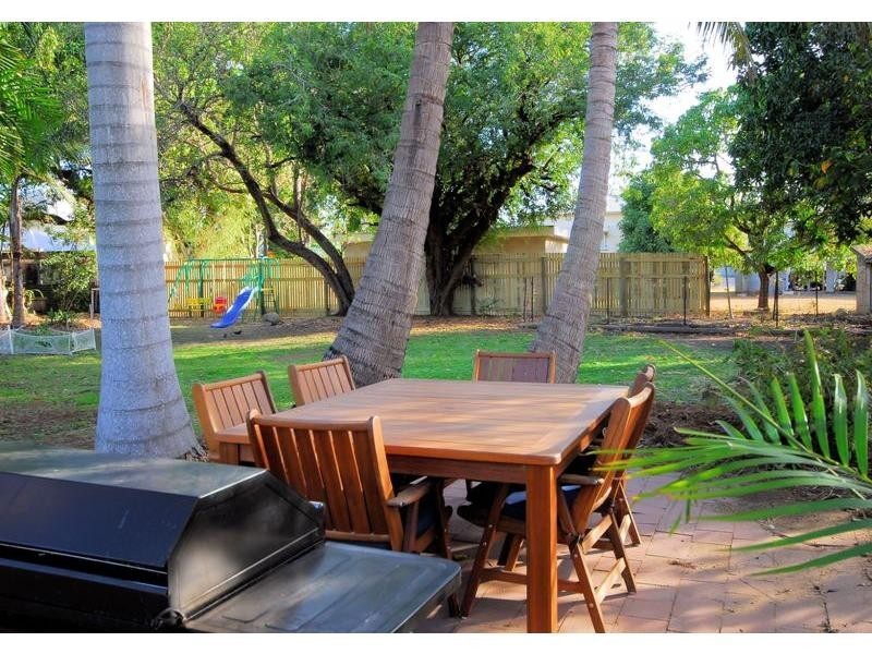 16 Clarendon Street, Hyde Park QLD 4812