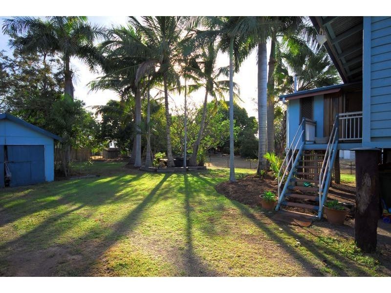 16 Clarendon Street, Hyde Park QLD 4812