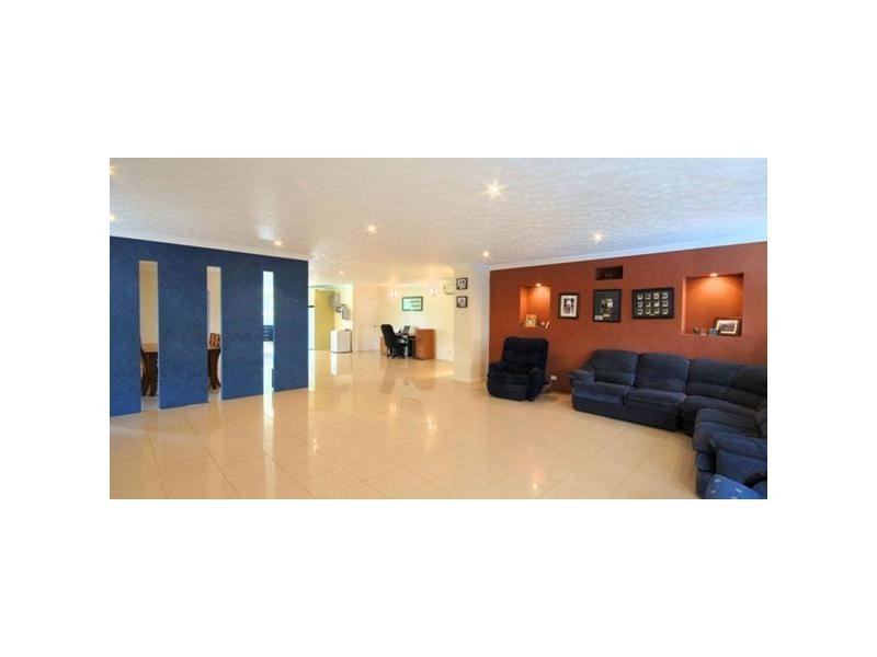 15 Quinn Street, Rosslea QLD 4812