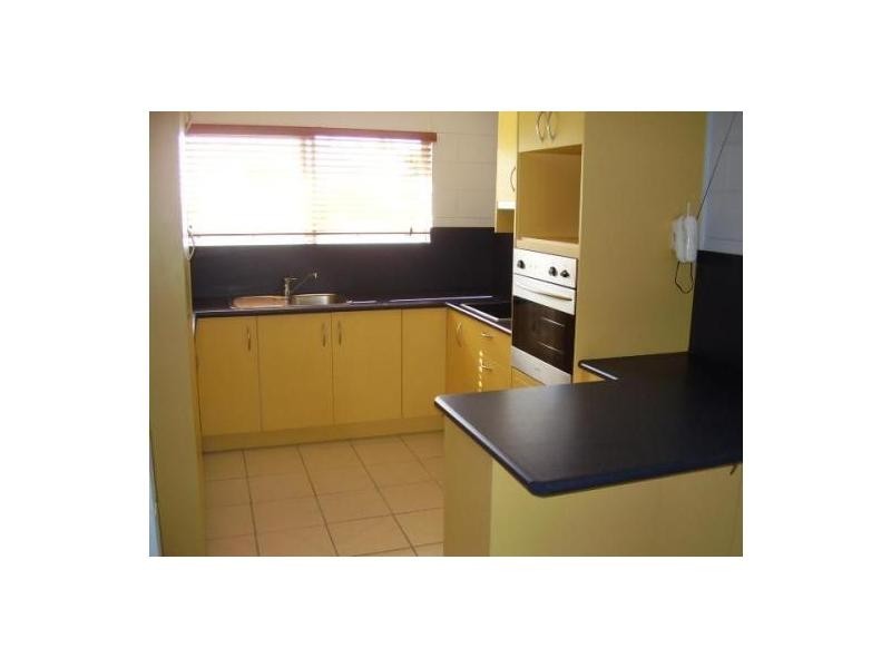 4/8 Piccadilly Street, Hyde Park QLD 4812