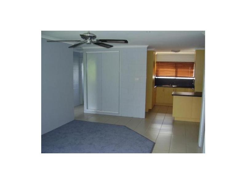 4/8 Piccadilly Street, Hyde Park QLD 4812