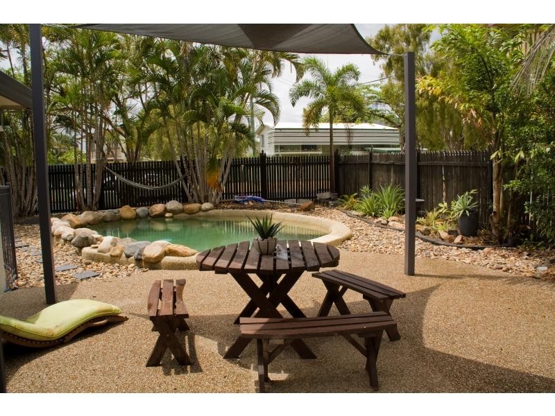 11 Wooral Street, Cranbrook QLD 4814