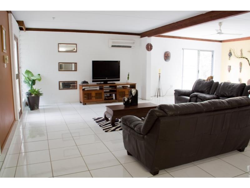 11 Wooral Street, Cranbrook QLD 4814