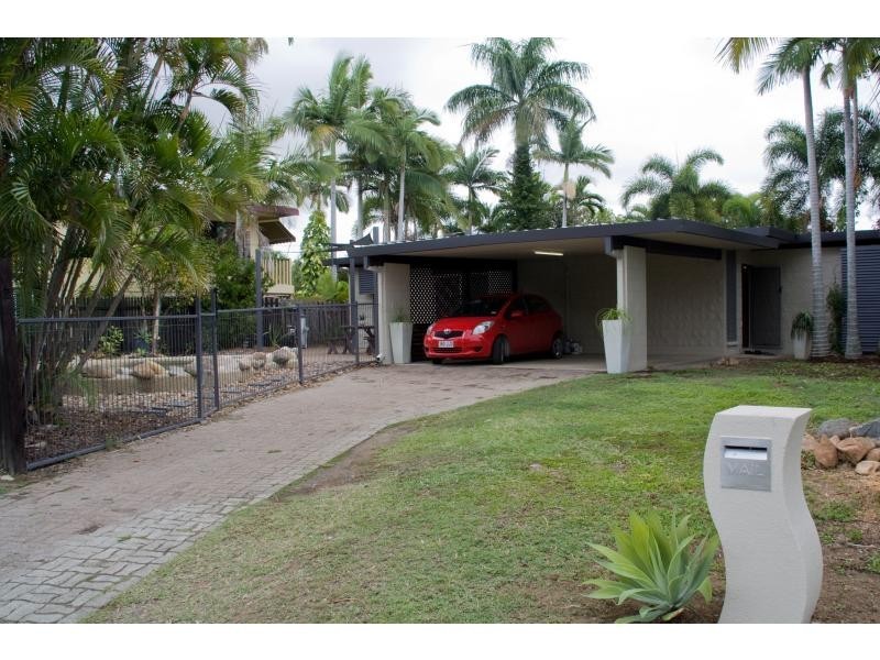 11 Wooral Street, Cranbrook QLD 4814