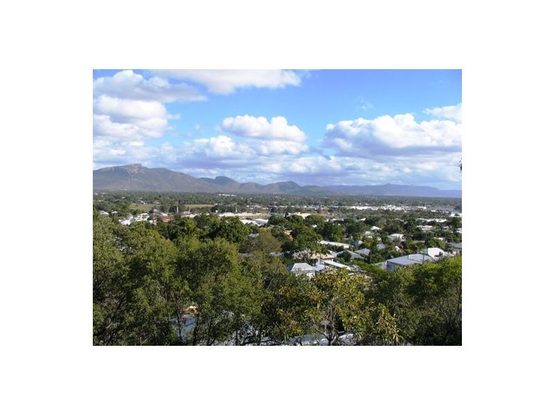 69 Francis Street, West End QLD 4810