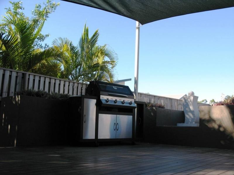 9 Bronte Court, Bushland Beach QLD 4818