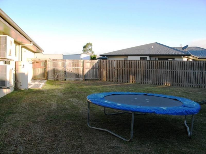 9 Bronte Court, Bushland Beach QLD 4818