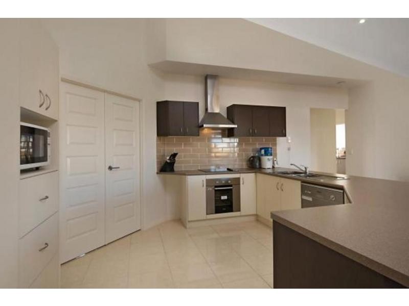 129 Daintree Drive, Bushland Beach QLD 4818