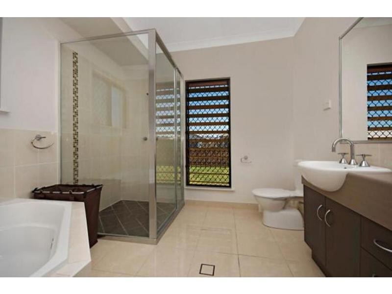 129 Daintree Drive, Bushland Beach QLD 4818