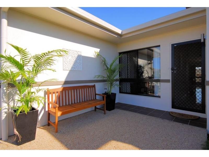 129 Daintree Drive, Bushland Beach QLD 4818