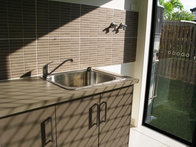 53 Hillock Street, Bushland Beach QLD 4818