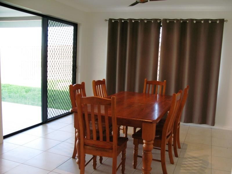 53 Hillock Street, Bushland Beach QLD 4818