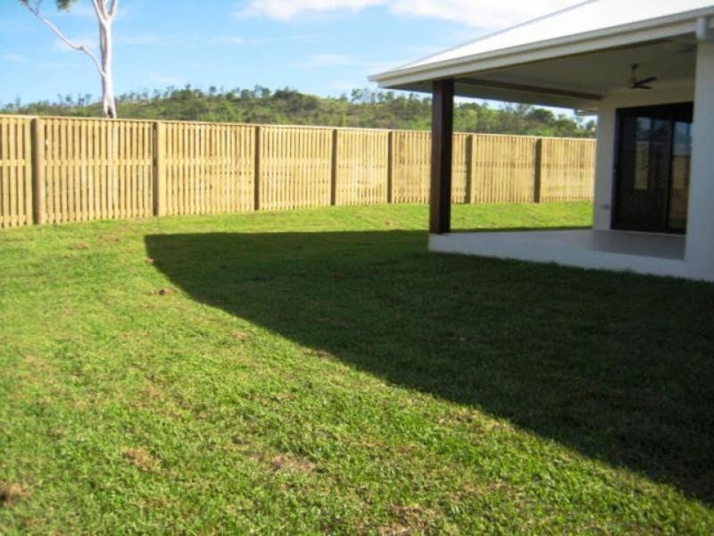 53 Hillock Street, Bushland Beach QLD 4818