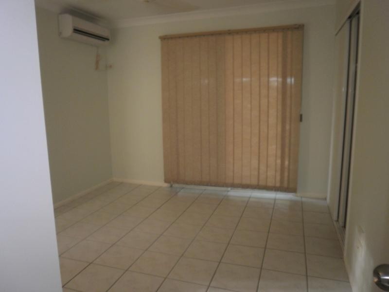 2/30 McLachlan Street, Currajong QLD 4812