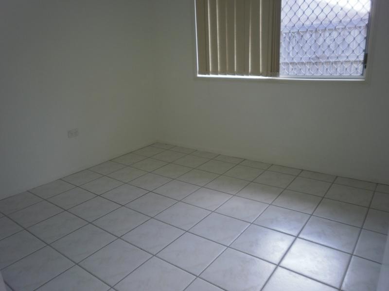 2/30 McLachlan Street, Currajong QLD 4812