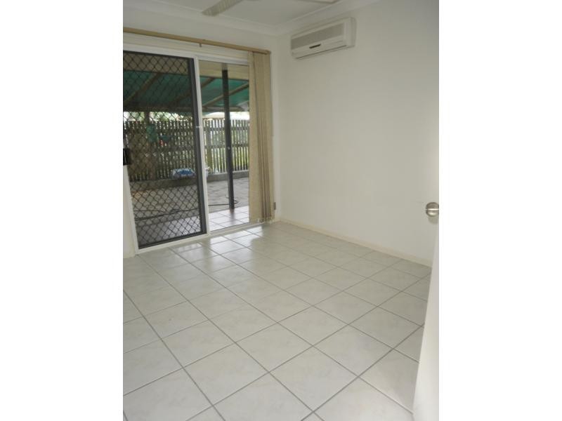 2/30 McLachlan Street, Currajong QLD 4812