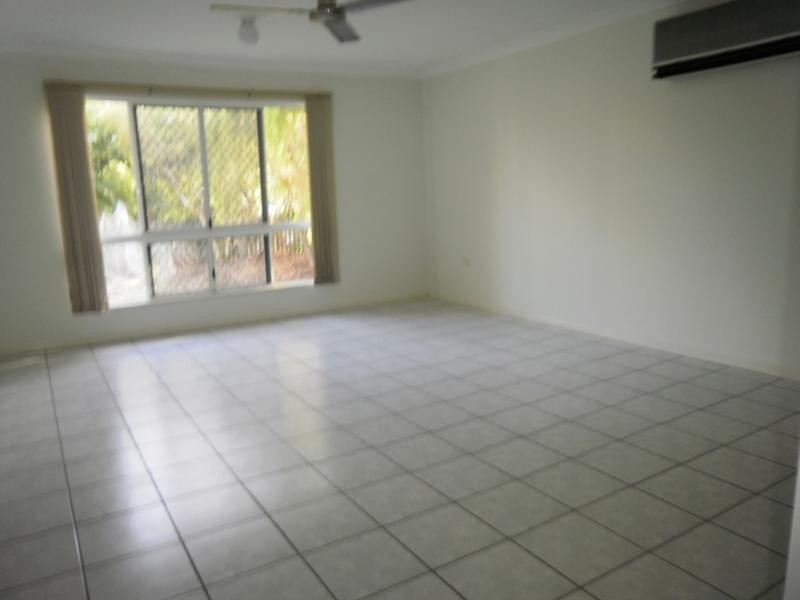 2/30 McLachlan Street, Currajong QLD 4812