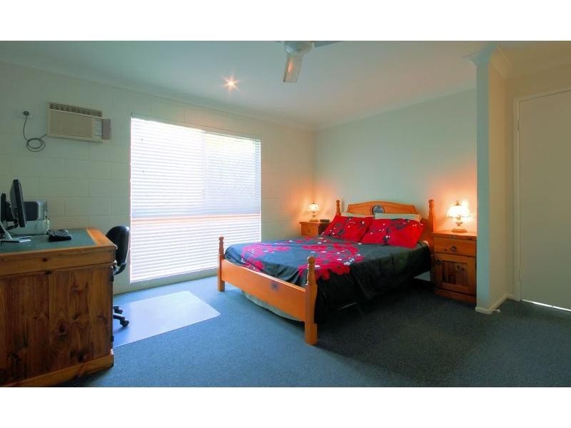 4 EBONY Court, Bushland Beach QLD 4818