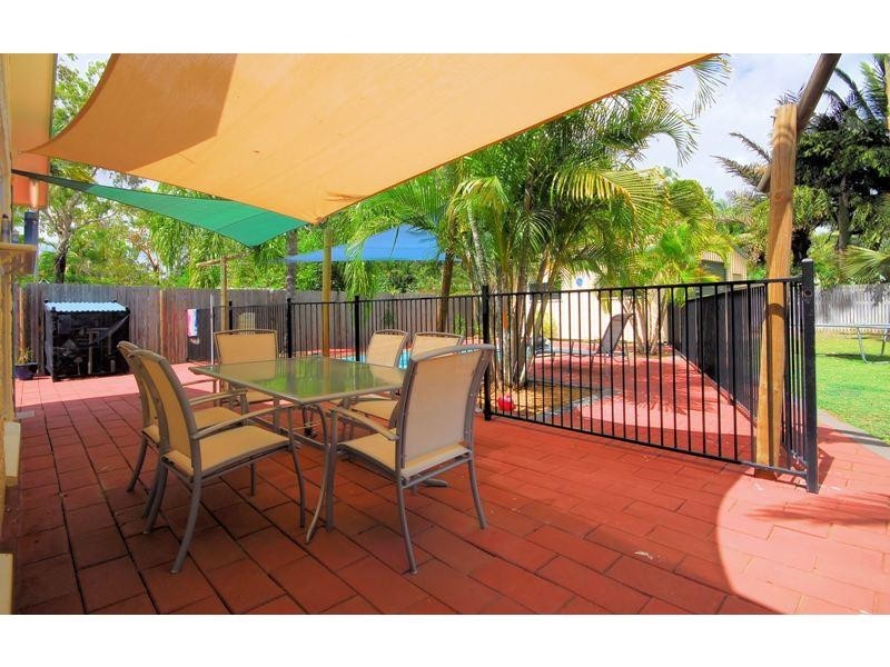 4 EBONY Court, Bushland Beach QLD 4818