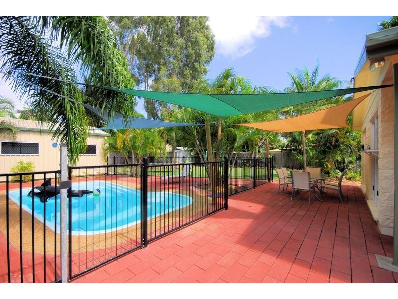 4 EBONY Court, Bushland Beach QLD 4818