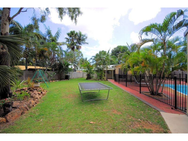 4 EBONY Court, Bushland Beach QLD 4818