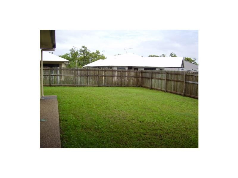 14 Hilton Way, Mount Louisa QLD 4814
