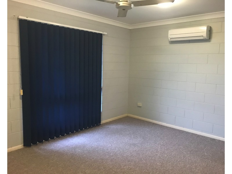 8 Canterbury Road, Kirwan QLD 4817