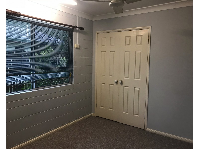 8 Canterbury Road, Kirwan QLD 4817