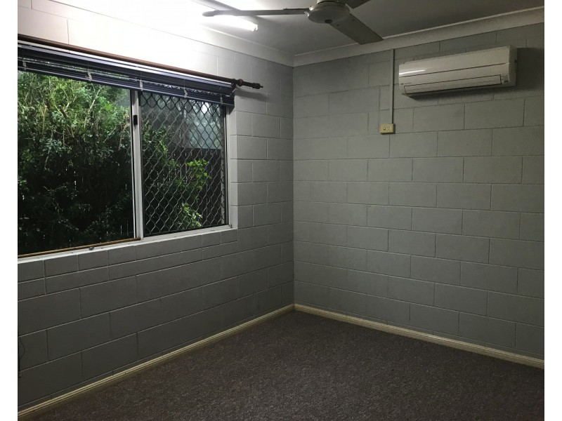 8 Canterbury Road, Kirwan QLD 4817