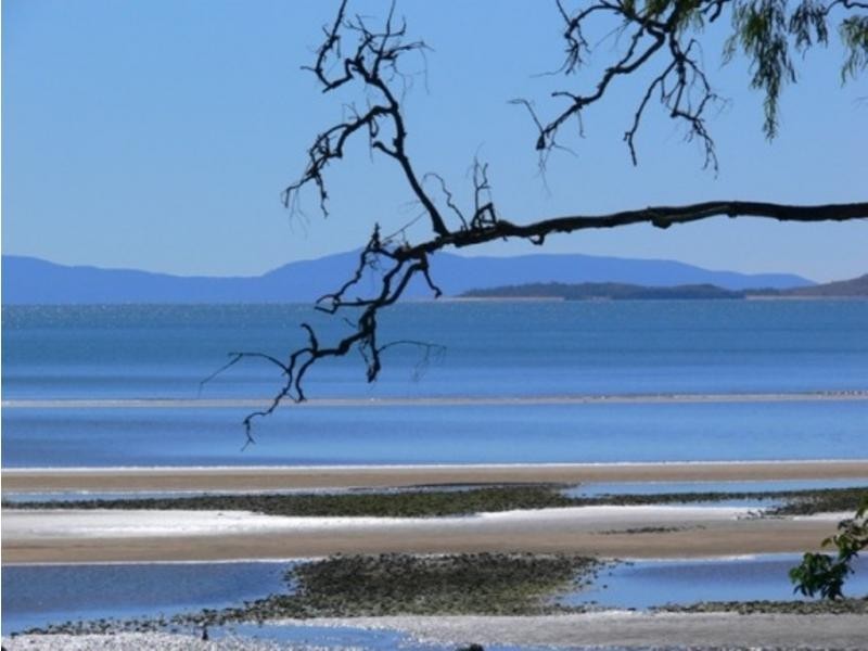 61 The Esplanade, Toolakea QLD 4818