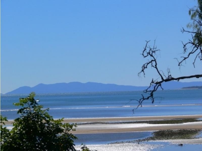 61 The Esplanade, Toolakea QLD 4818