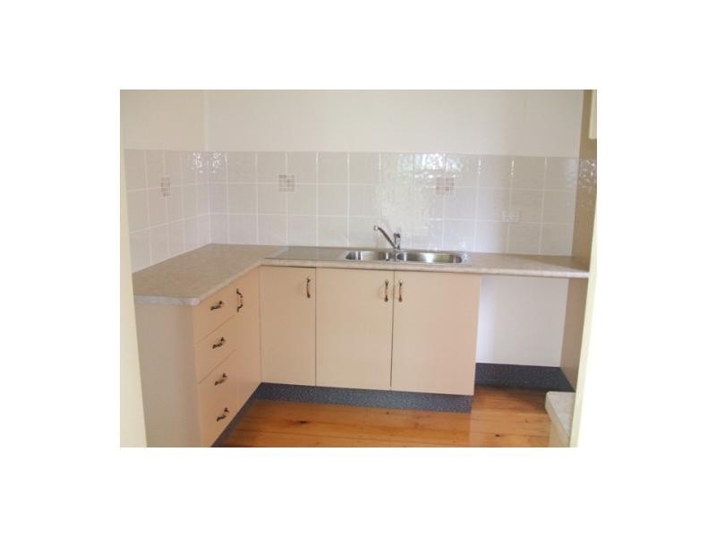 72 Ahearne Street, Hermit Park QLD 4812