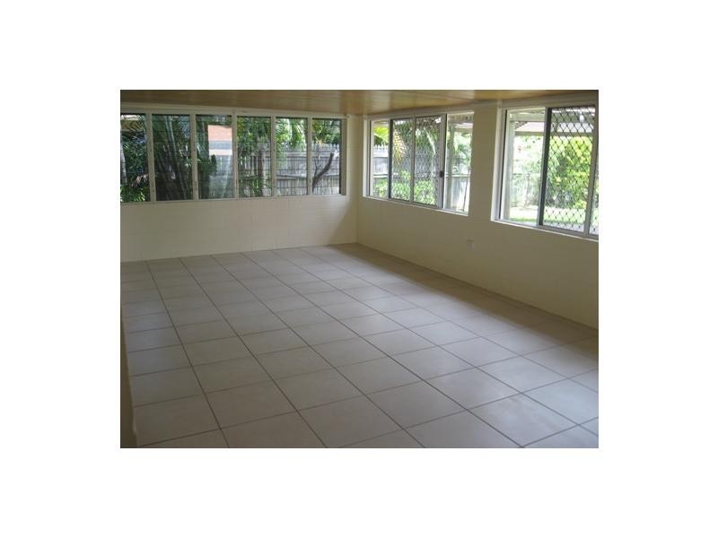 30 Colchester Crescent, Kirwan QLD 4817