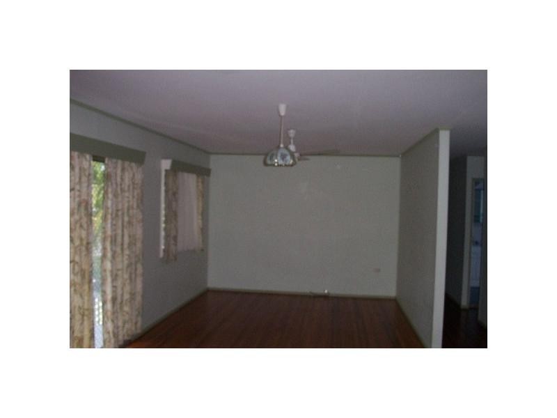 202 Charles Street, Cranbrook QLD 4814