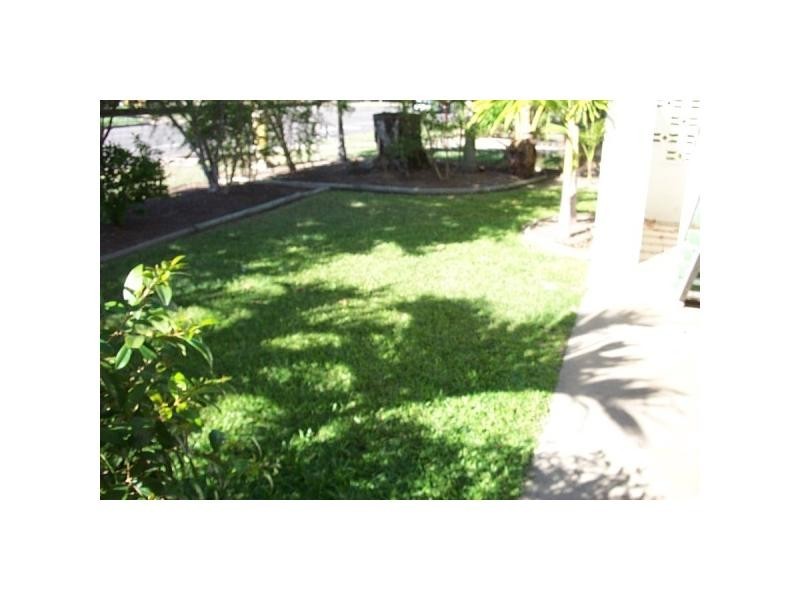 202 Charles Street, Cranbrook QLD 4814