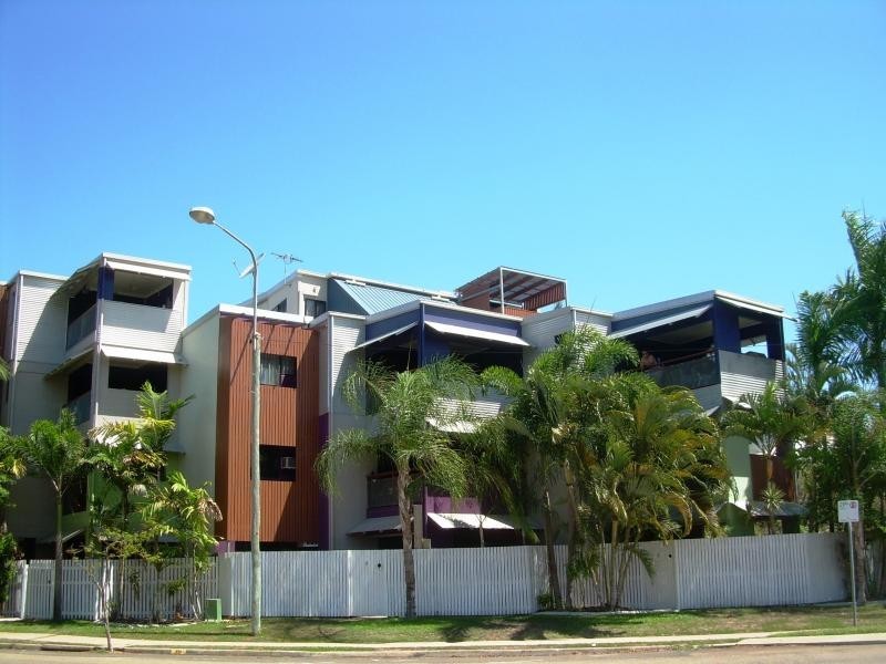 4/33 McIlwraith Street, South Townsville QLD 4810