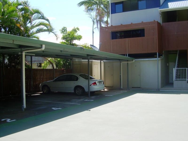 4/33 McIlwraith Street, South Townsville QLD 4810